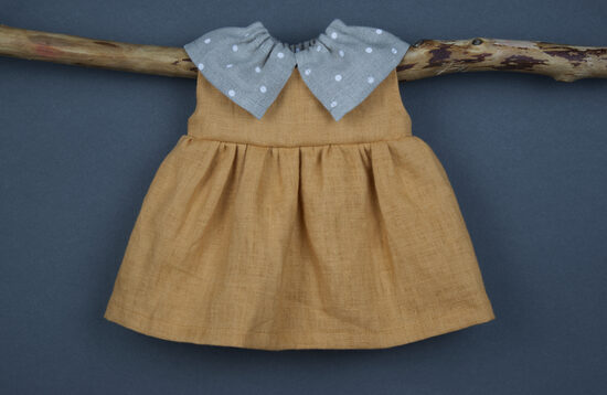 Lina kleita ar apkakli