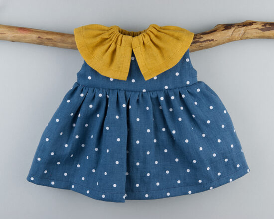 Lina kleita ar apkakli