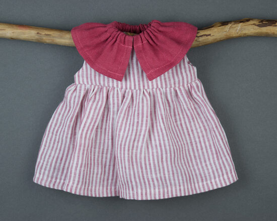 Lina kleita ar apkakli