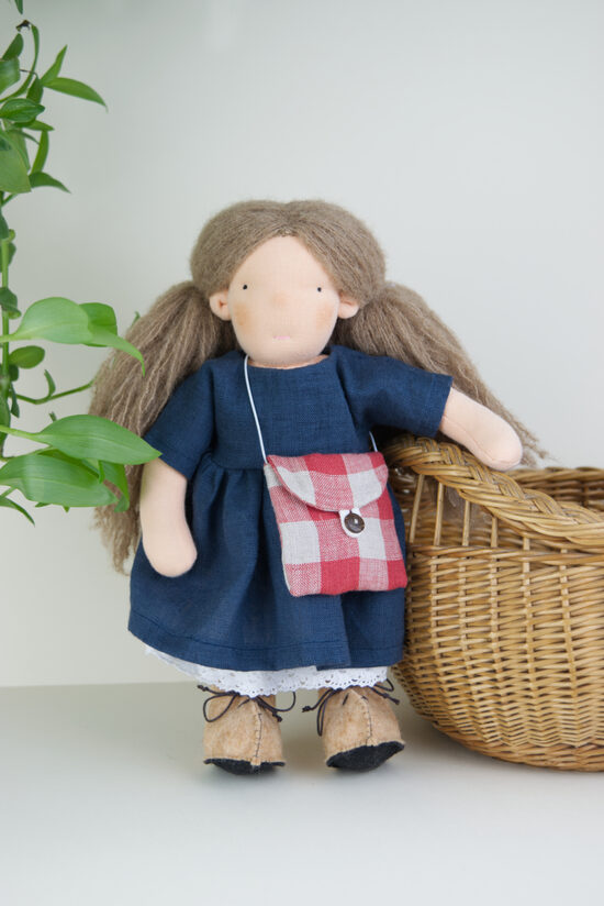 Valdorfa lelle 28 cm 