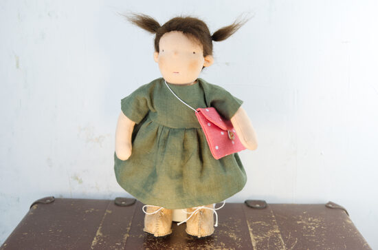 Valdorfa lelle 28 cm 