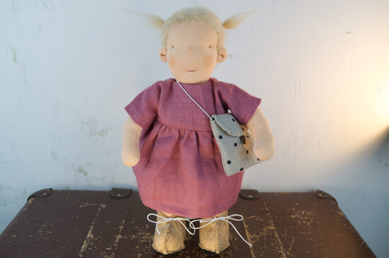 Valdorfa lelle 28 cm 