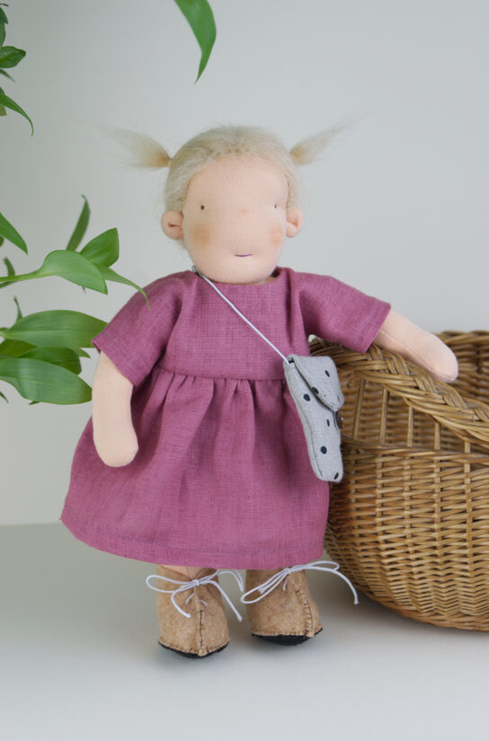 Valdorfa lelle 28 cm 