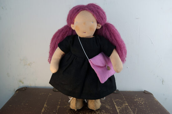 Valdorfa lelle 28 cm 